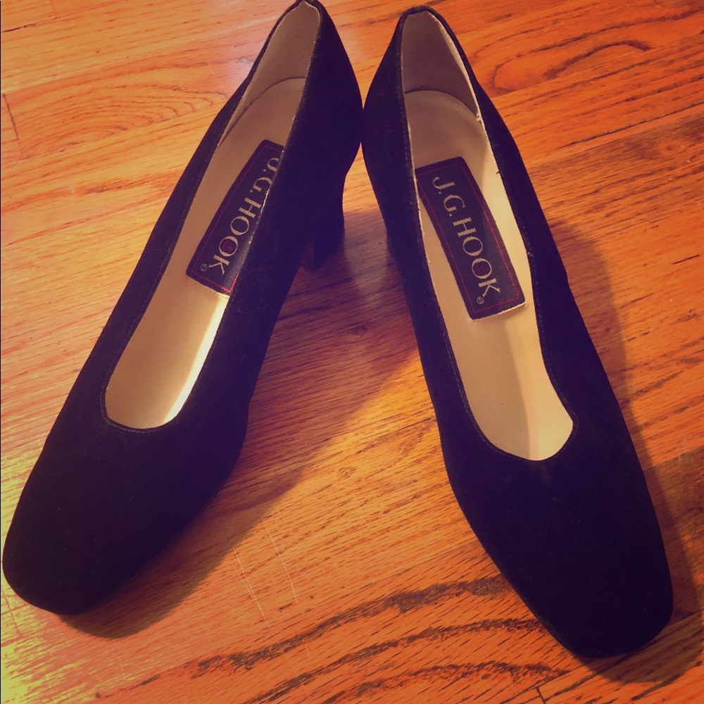 Women’s two inch heel dress shoes.